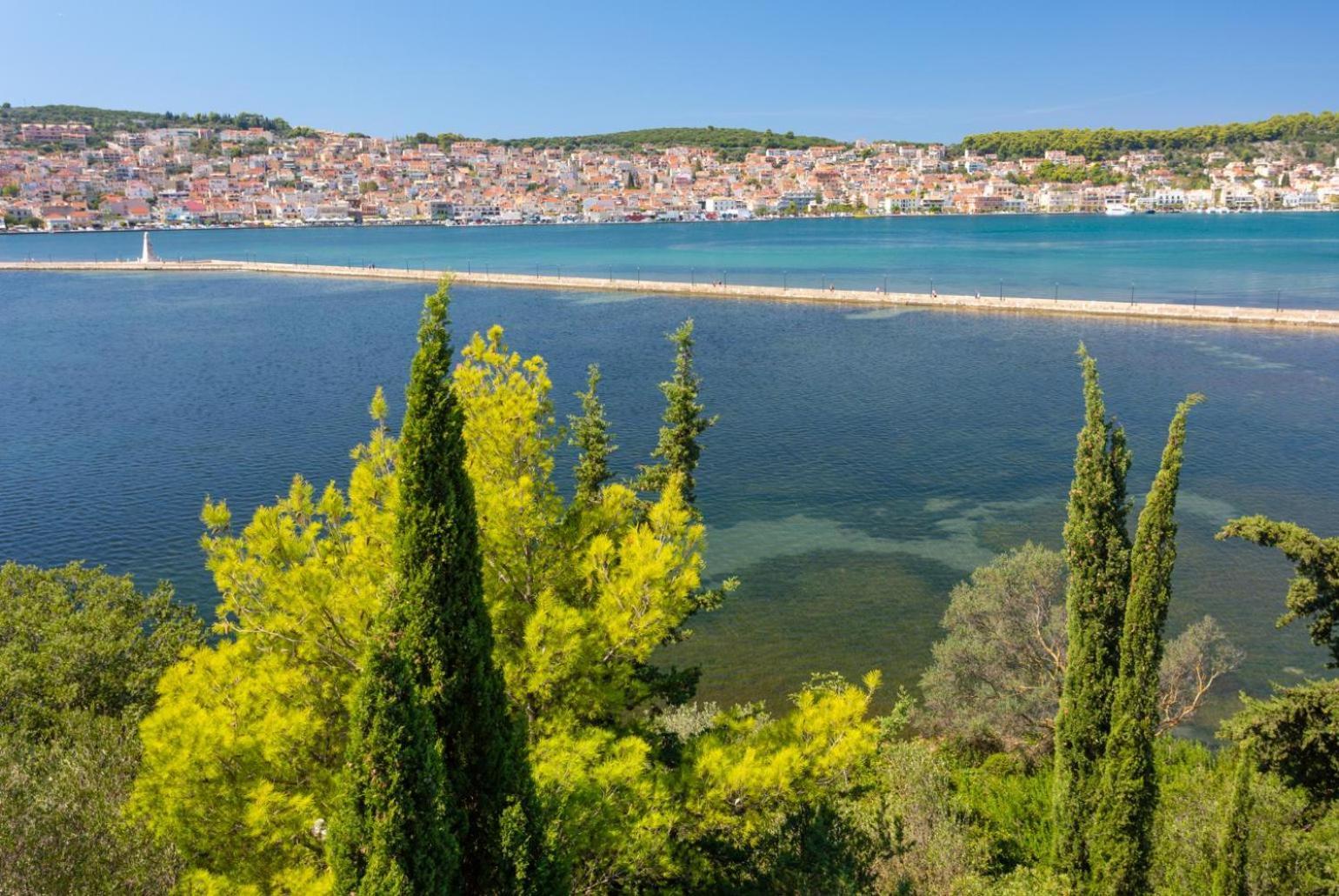 Villa Fedra Poros  Exteriör bild