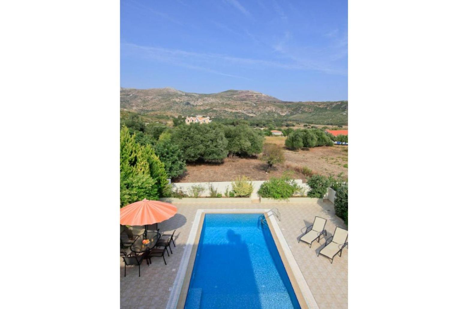 Villa Fedra Poros  Exteriör bild