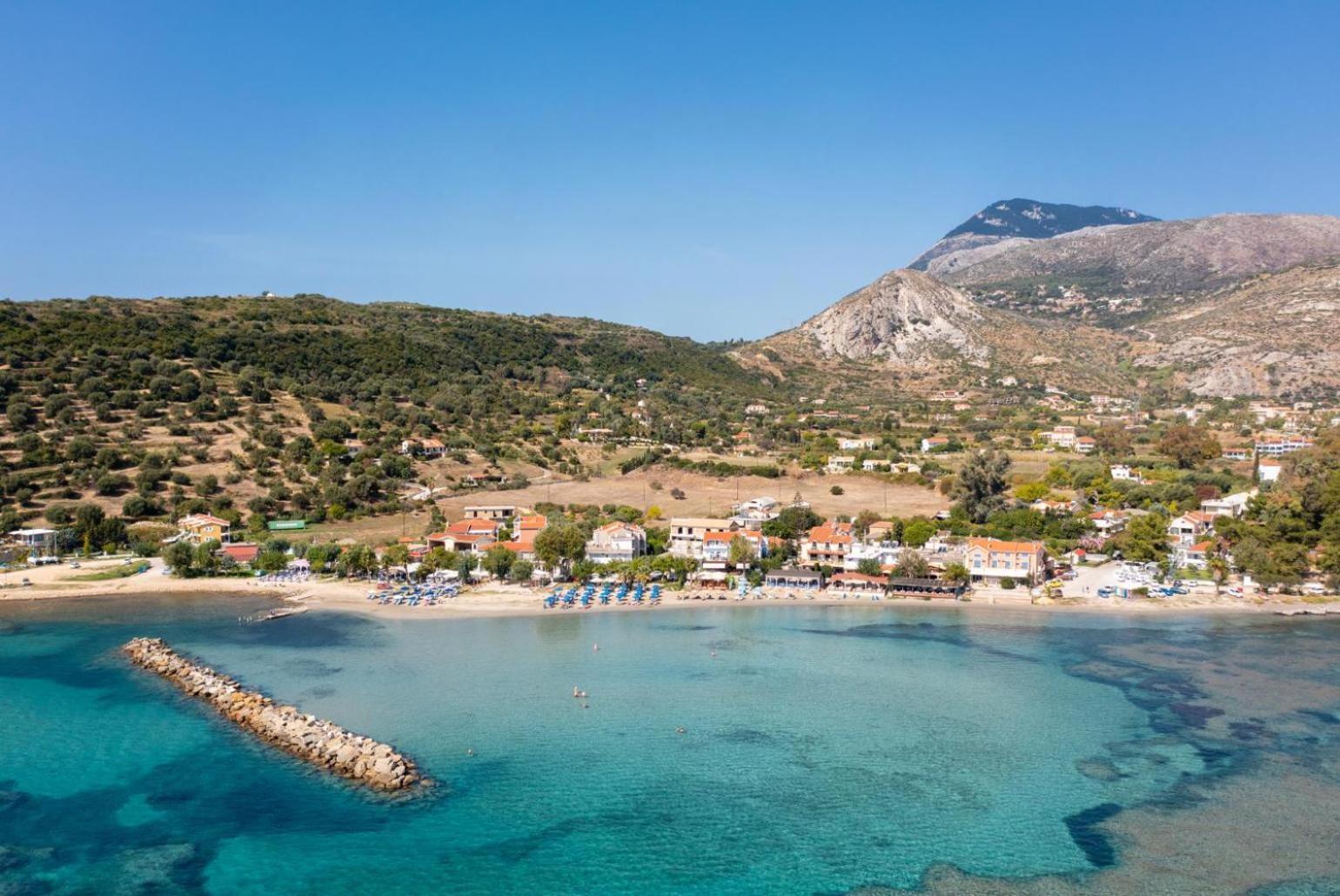 Villa Fedra Poros  Exteriör bild