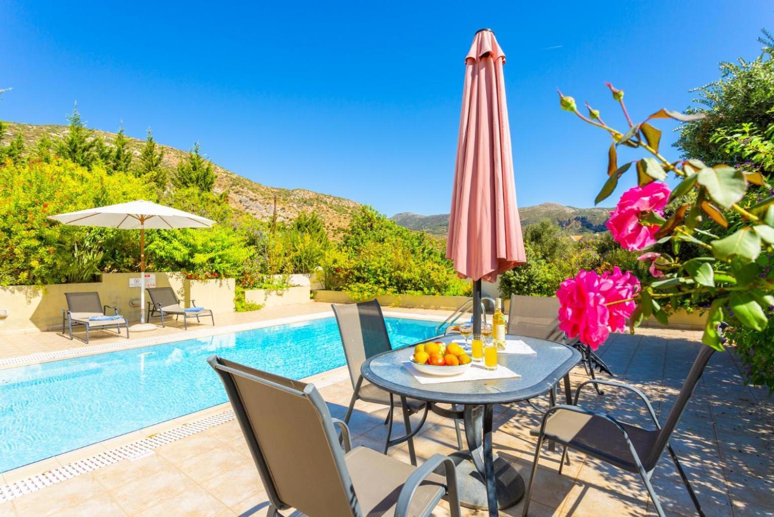 Villa Fedra Poros  Exteriör bild