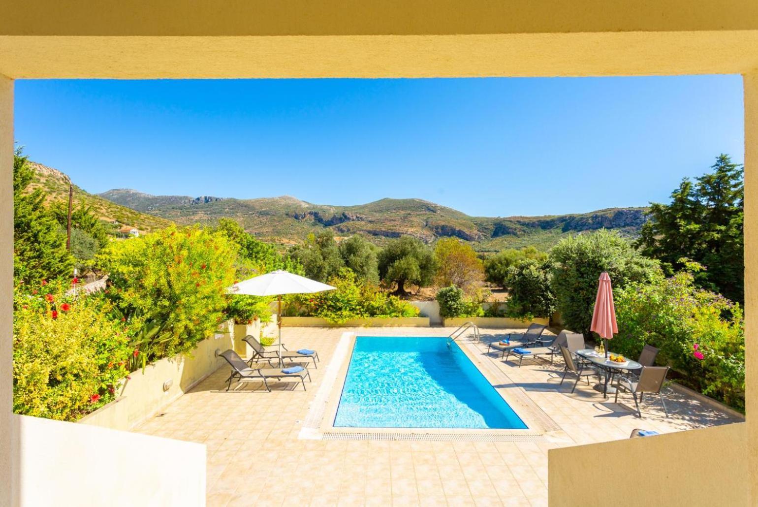Villa Fedra Poros  Exteriör bild